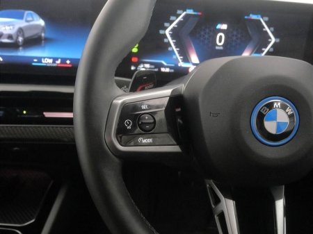 2024 BMW 5-Series - photo 17