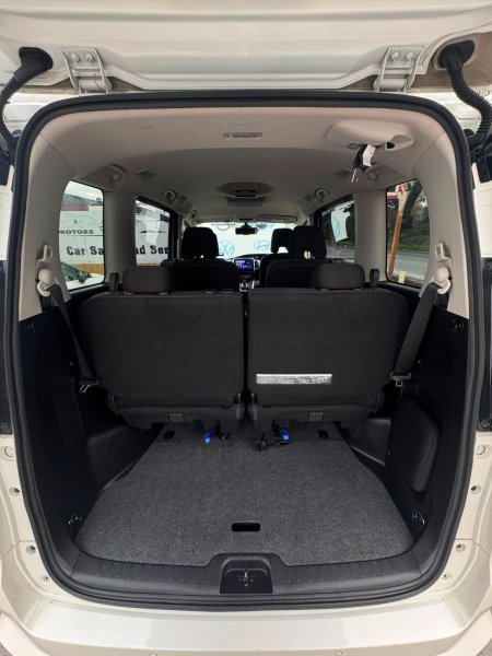 2019 Nissan Serena - photo 12