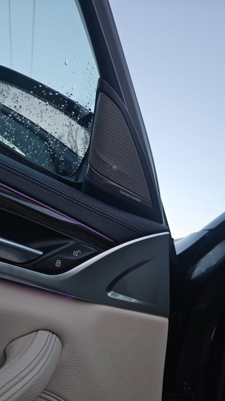 2017 BMW 5-Series - photo 25