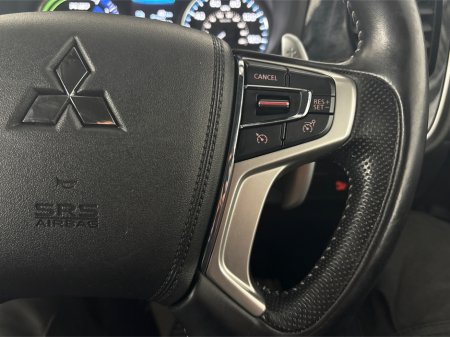 2020 Mitsubishi Outlander - photo 23