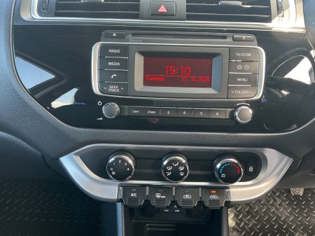2017 Kia Rio - photo 16