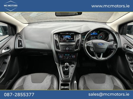 2016 Ford Focus - photo 16