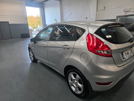 2011 Ford Fiesta - photo 4