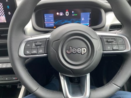 2025 Jeep Avenger - photo 25