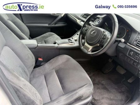 2021 Lexus CT - photo 2