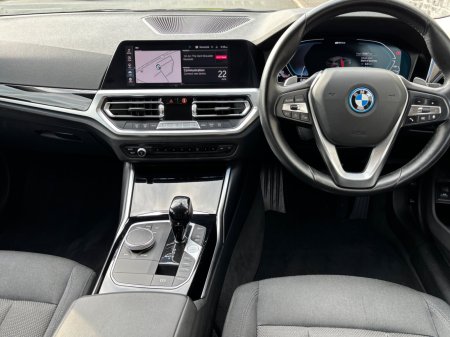 2021 BMW 3-Series - photo 10