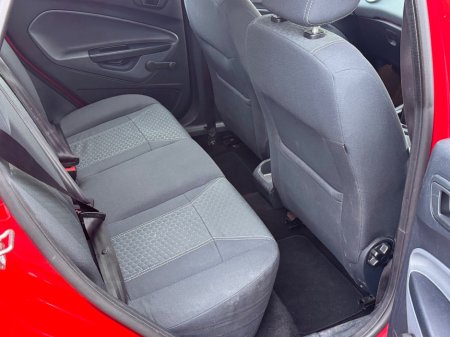 2010 Ford Fiesta - photo 10