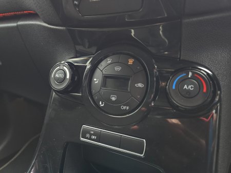 2015 Ford Fiesta - photo 14
