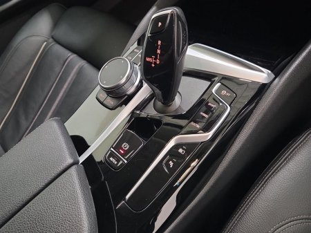 2023 BMW 5-Series - photo 10