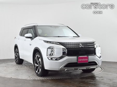 2023 Mitsubishi Outlander PHEV 4WD * STUNNING INTERIOR *