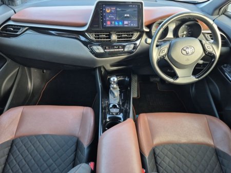 2019 Toyota C-HR - photo 2