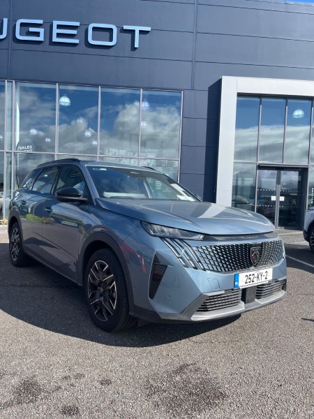 2025 Peugeot 5008 1.2 MHEV 145bhp E-DCS6 Allure