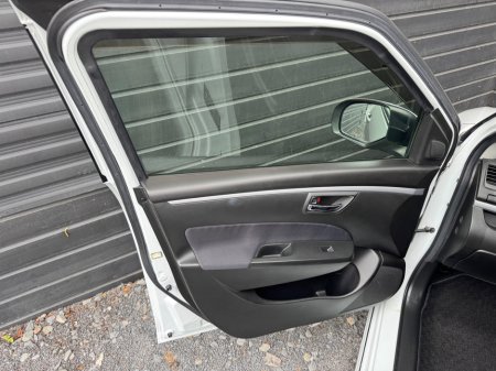 2014 Suzuki Swift - photo 16