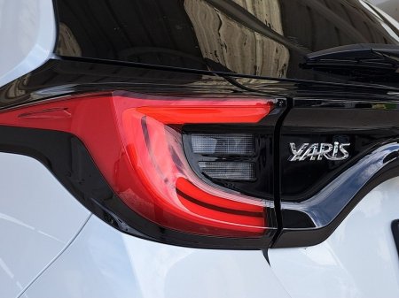 2024 Toyota Yaris - photo 23