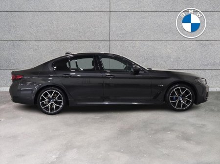 2022 BMW 5-Series - photo 25