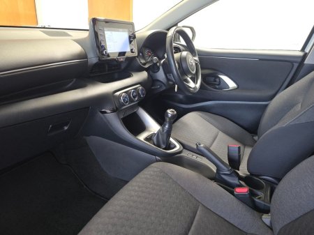 2023 Toyota Yaris - photo 8