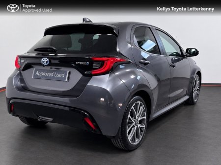 2023 Toyota Yaris - photo 2