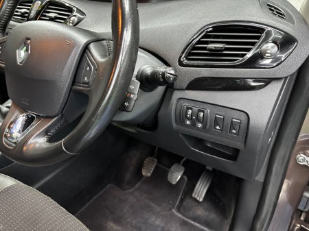 2014 Renault Scenic - photo 13