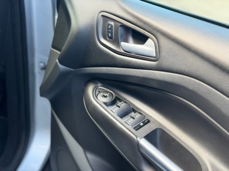 2017 Ford Kuga - photo 17