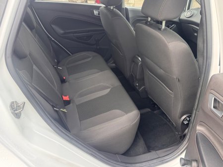 2016 Ford Fiesta - photo 10