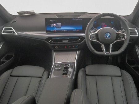 2025 BMW 3-Series - photo 4