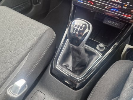 2025 Volkswagen T-Cross - photo 9