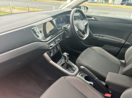 2025 Volkswagen Polo - photo 2