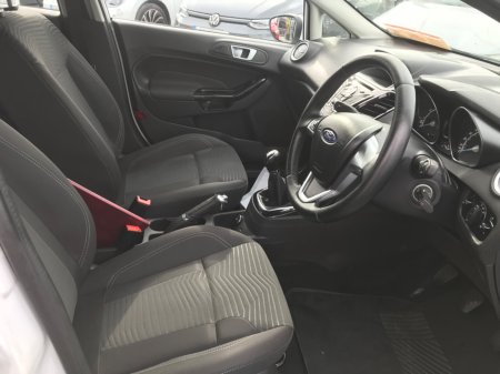 2017 Ford Fiesta - photo 28