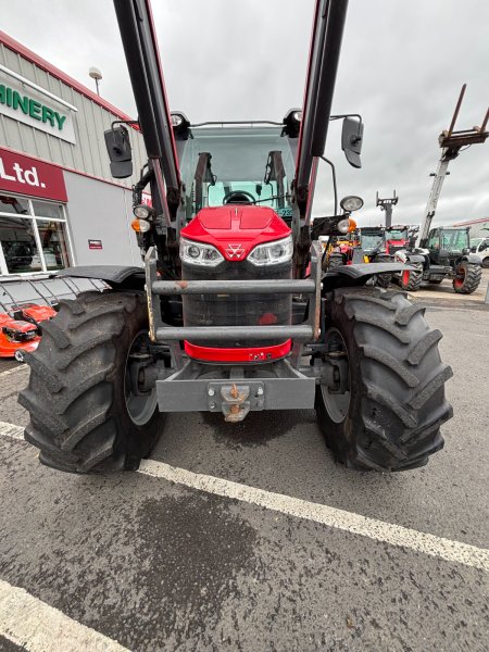2021 Massey Ferguson 5711 M - photo 11