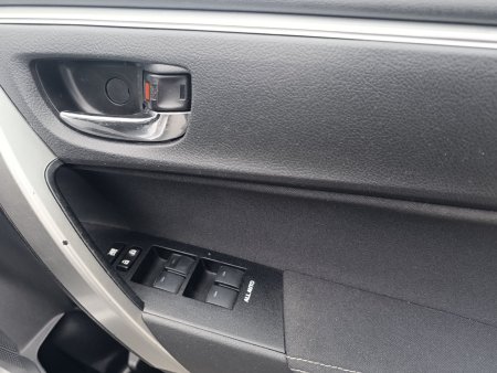 2016 Toyota Corolla - photo 17