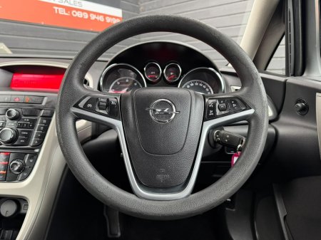 2011 Opel Astra - photo 10