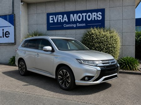 2018 Mitsubishi Outlander G AUTOMATIC 4WD PHEV HYBRID 2.0 PETROL //HIGH SPEC//VERY LOW MILES//HALF LEATHER HEATED SEATS//REVER