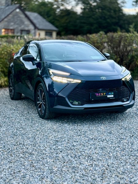 2025 Toyota C-HR 2.0 PHEV Sol