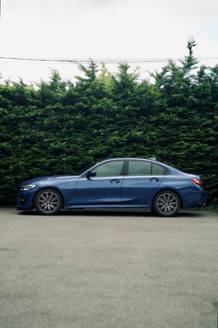2022 BMW 3-Series - photo 2