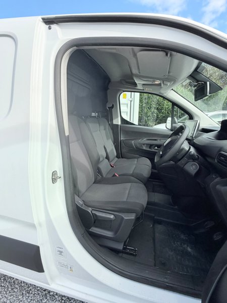 2021 Peugeot Partner - photo 13
