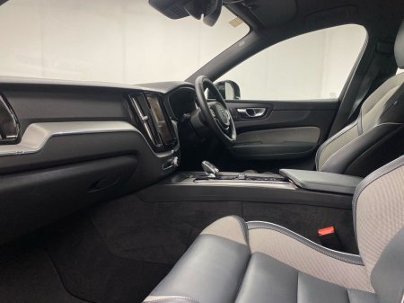 2024 Volvo XC60 - photo 2