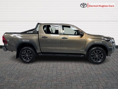 2023 Toyota Hilux - photo 3
