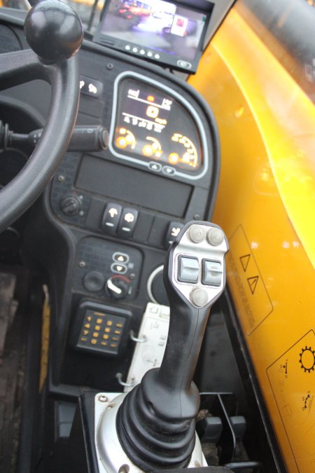0 JCB  - photo 7