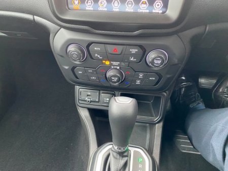 2024 Jeep Renegade - photo 21