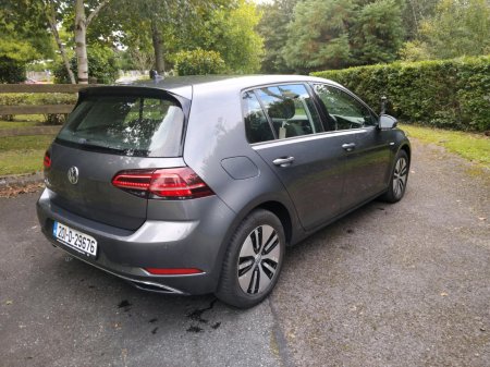 2020 Volkswagen Golf - photo 7