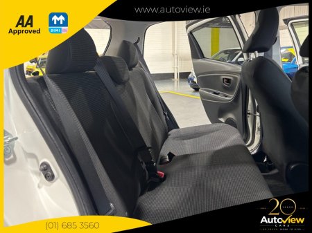 2017 Toyota Vitz - photo 13