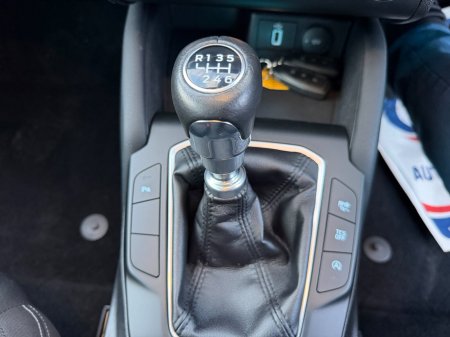 2020 Ford Focus - photo 14