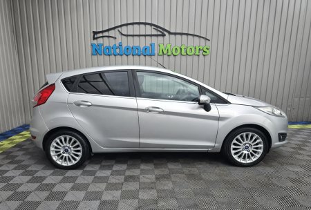 2015 Ford Fiesta - photo 2