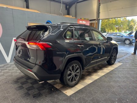 2025 Toyota RAV4 - photo 3