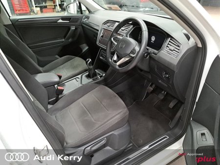 2023 Volkswagen Tiguan - photo 14