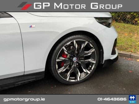 2024 BMW 5-Series - photo 15