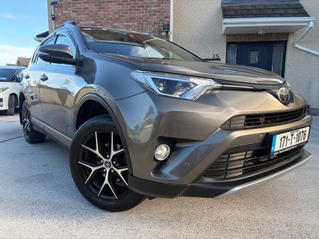 2017 Toyota RAV4 - photo 3