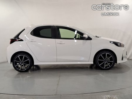 2023 Toyota Yaris - photo 2