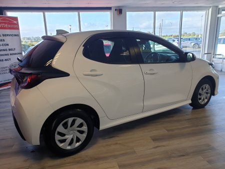 2021 Toyota Yaris - photo 3