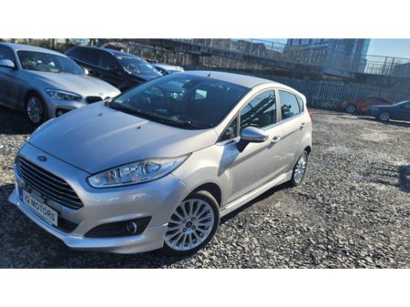 2016 Ford Fiesta - photo 2